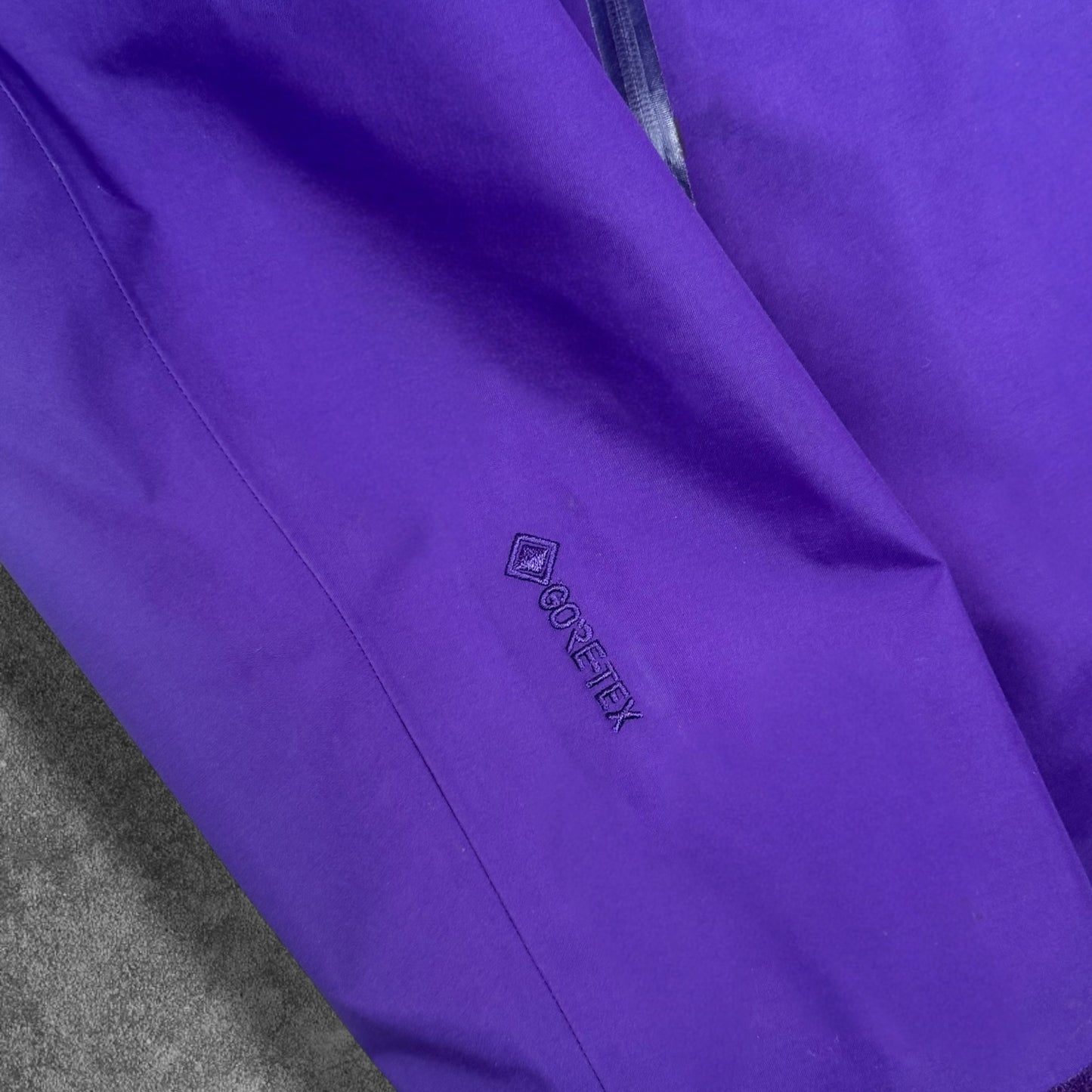 Arc'teryx Beta Jacket Women's Medium Azalea Purple 2025 RRP £400