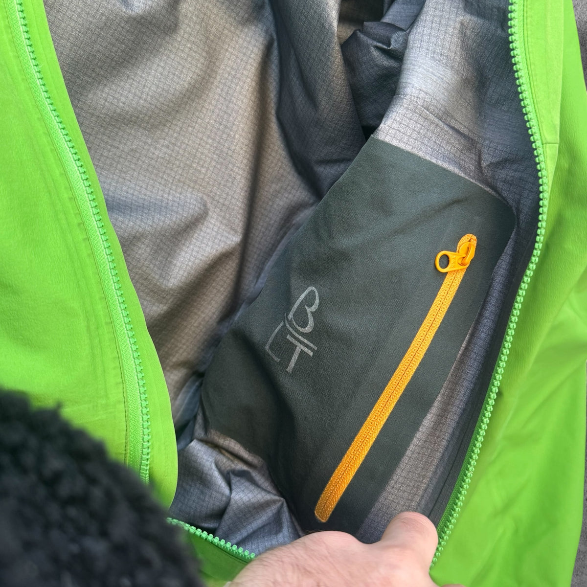 Arc'teryx Beta LT Jacket Gore-Tex Pro Green Men's Medium RRP £550