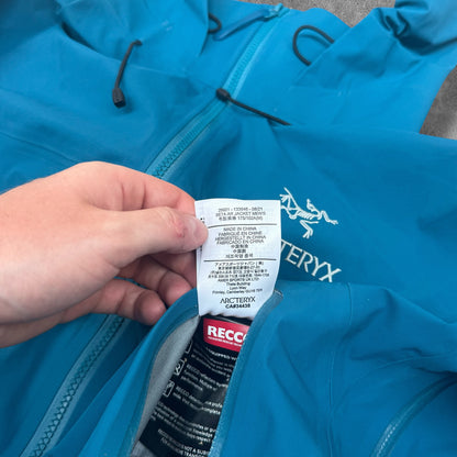 Arc'teryx Beta AR Gore-Tex Pro Jacket Blue Men's Medium RRP £650