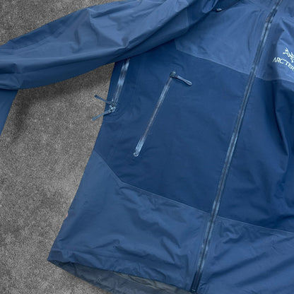 Arc'teryx Beta SL Gore-Tex Large Navy Two Tone RRP £400