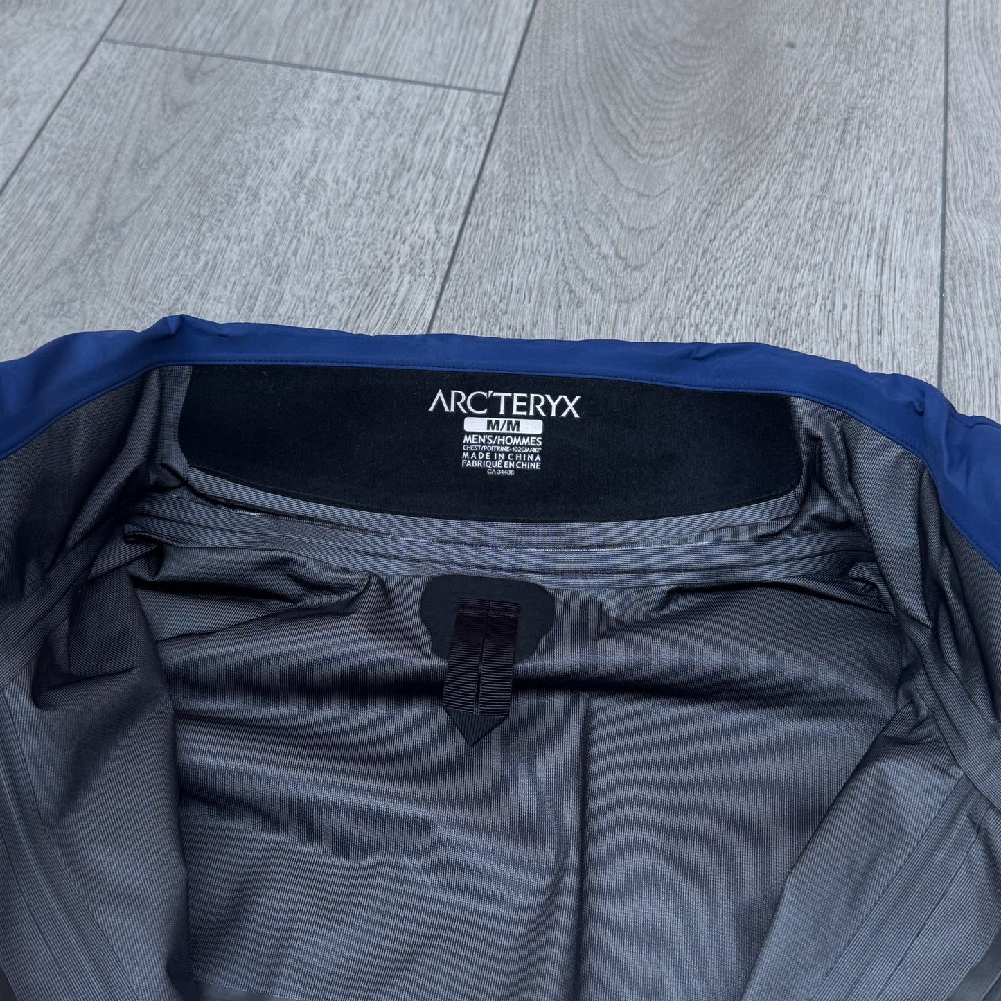 Arc'teryx Zeta LT Hybrid GORE-TEX Jacket Medium Blue RRP £350