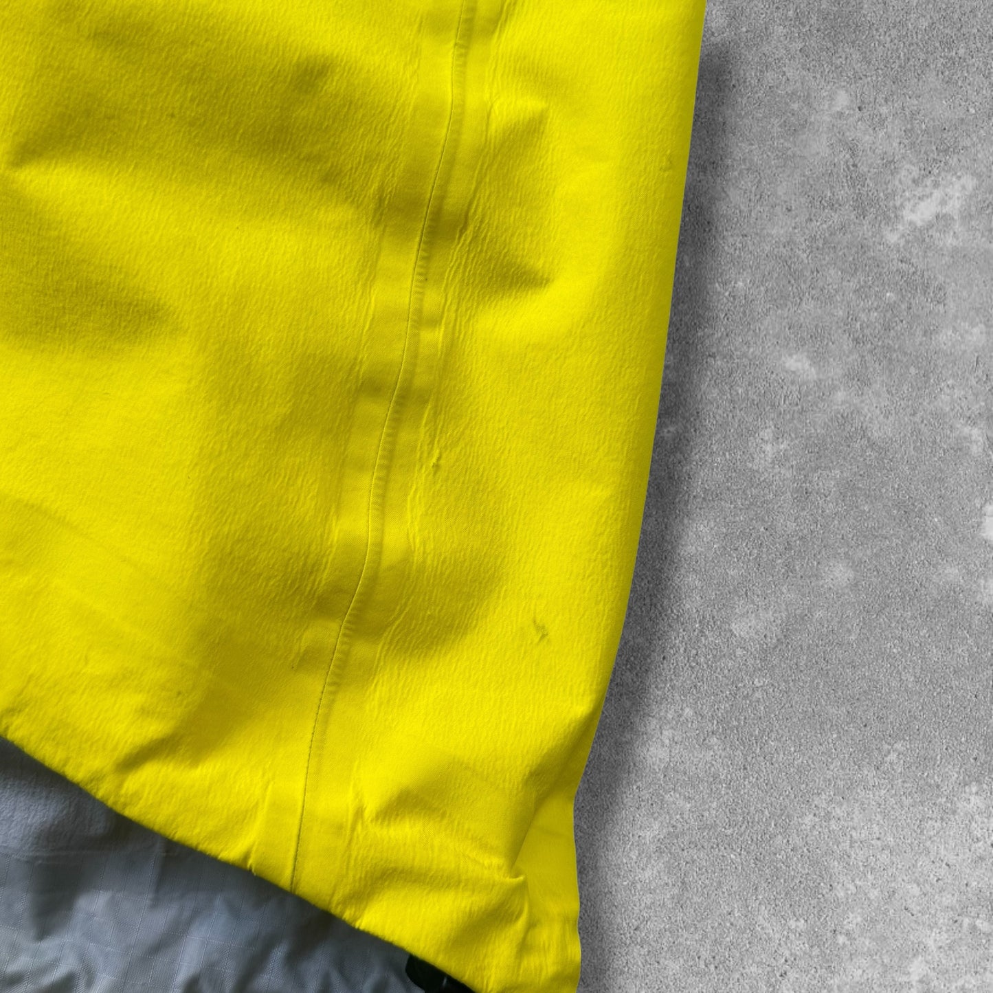 Arc'teryx Beta LT Gore-Tex Pro Women's Large Yellow RRP £550