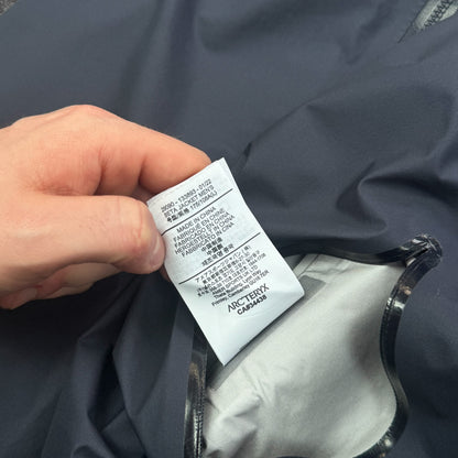 Arc'teryx Beta Gore-Tex Jacket Large Navy RRP £350