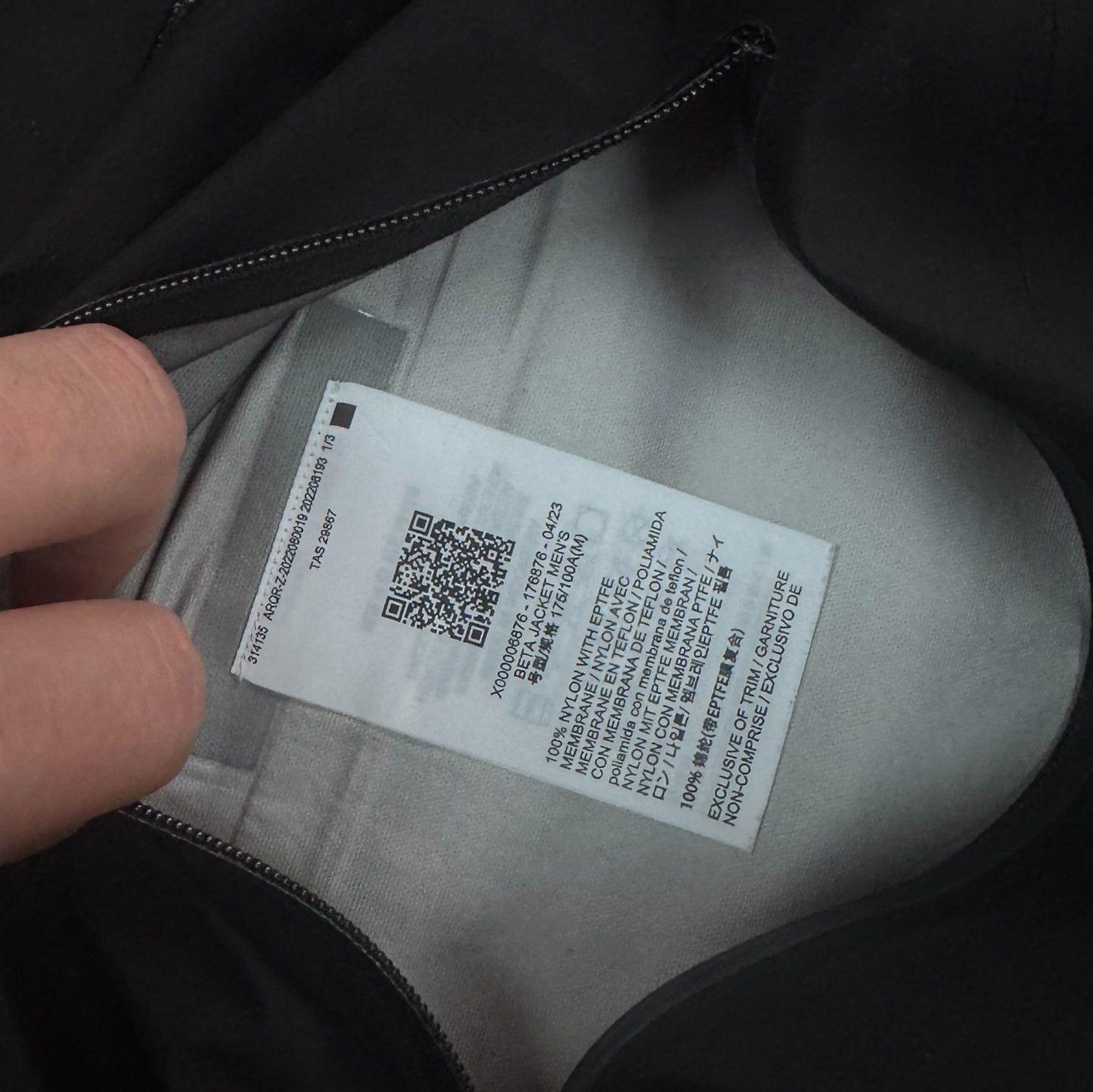 Arc black beta 2023 Goretex jacket men’s medium - sold