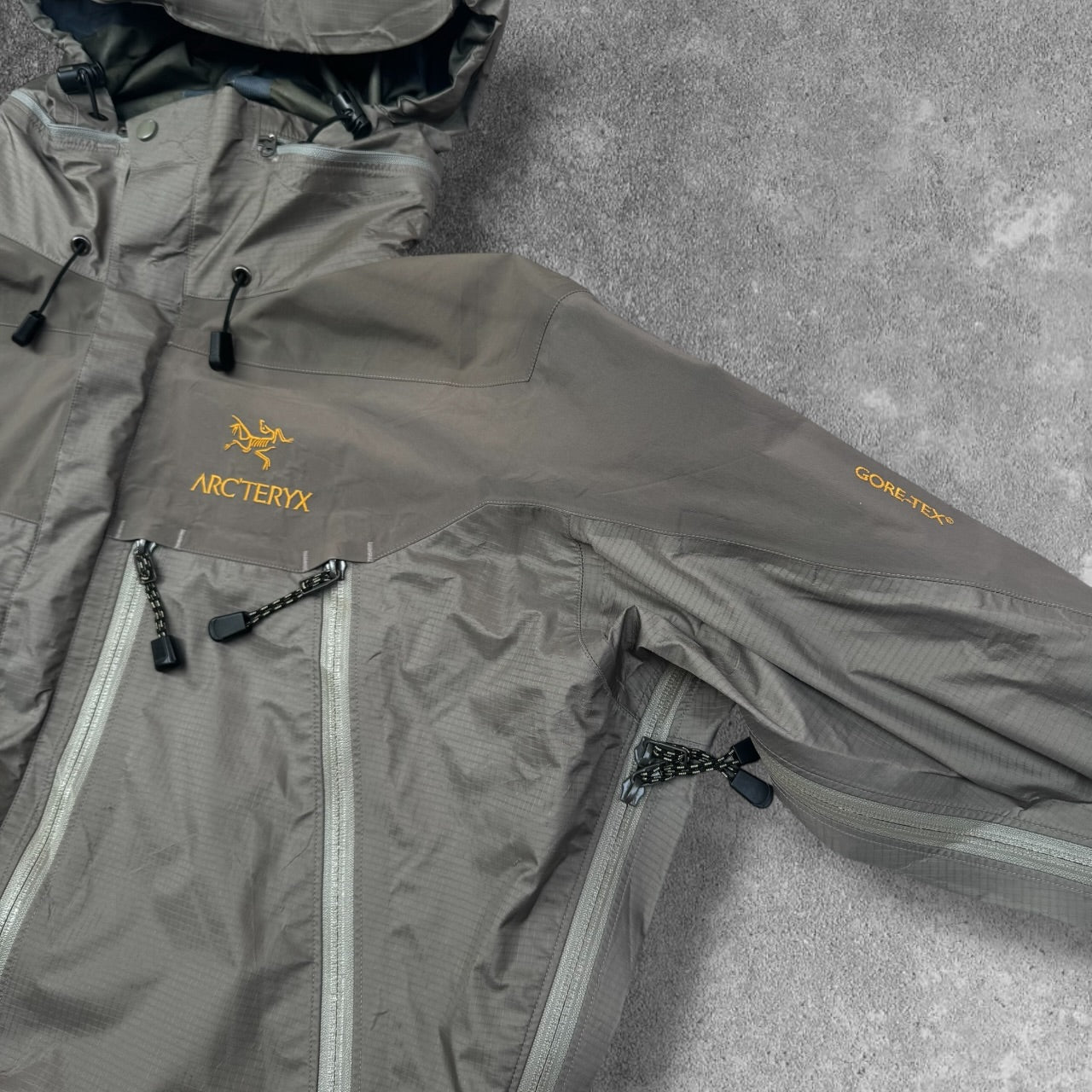 Arc'teryx Vintage Theta SV Gore-Tex Jacket Large RRP £700