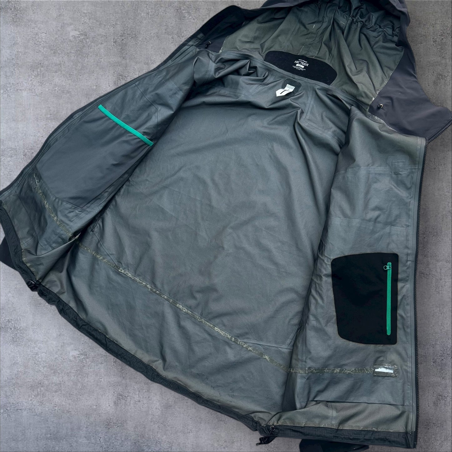 Arc’teryx Gore-Tex Ski Jacket – Large RRP £650