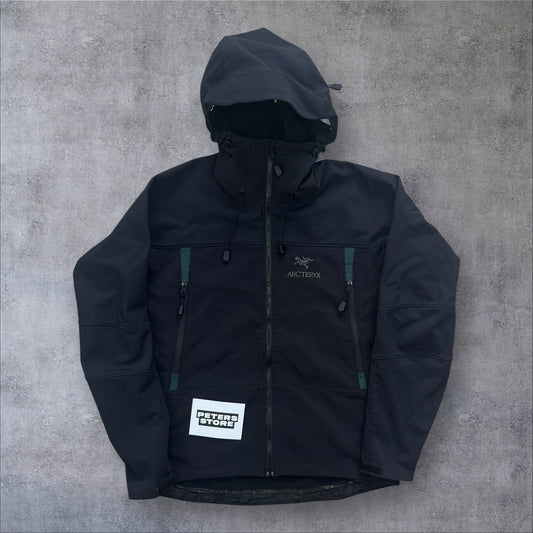 Vintage Arc’teryx Gamma MX Hooded Softshell RRP £300