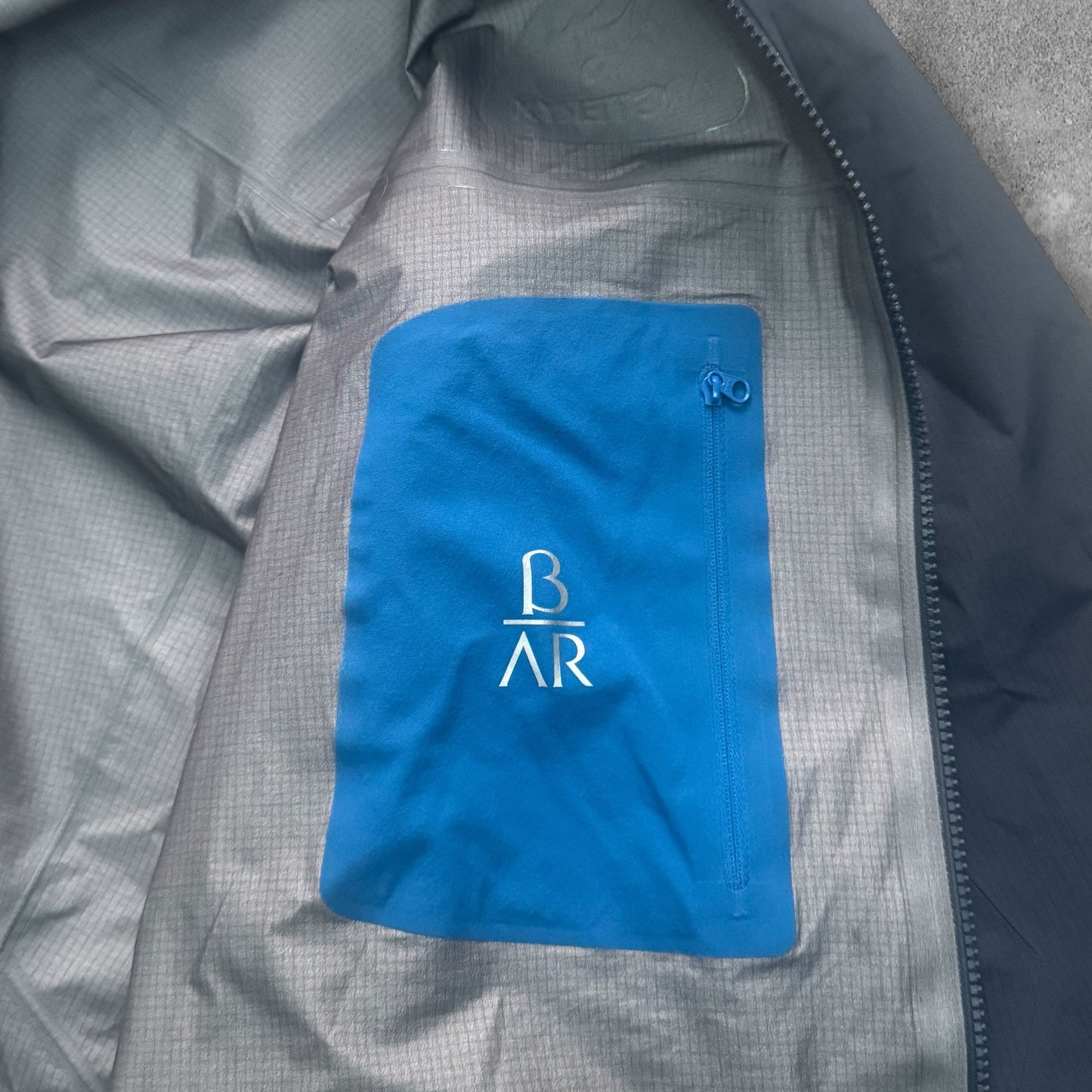 Arc'teryx Beta AR Gore-Tex Pro Jacket Men's XL Navy RRP £650