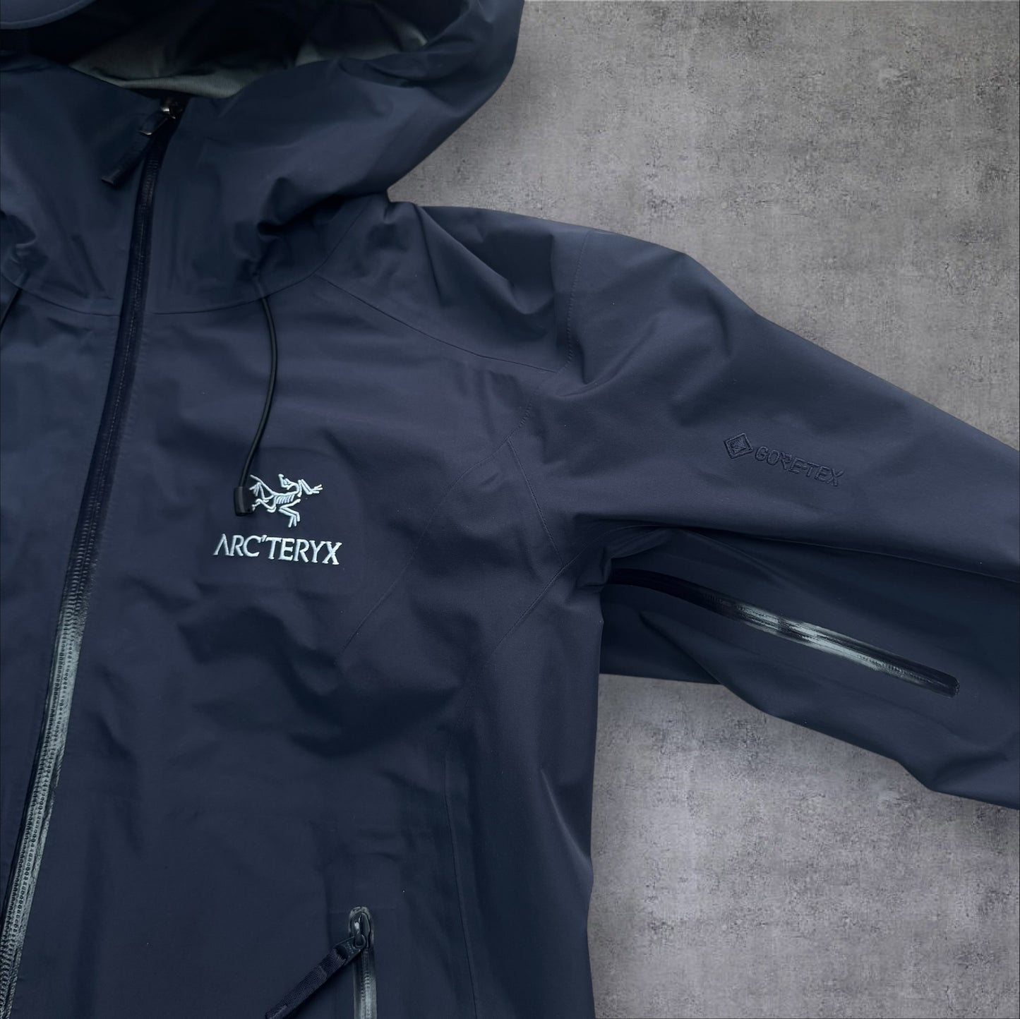Arcteryx Beta LT Women’s Medium Goretex 2023 Jacket RRP £450