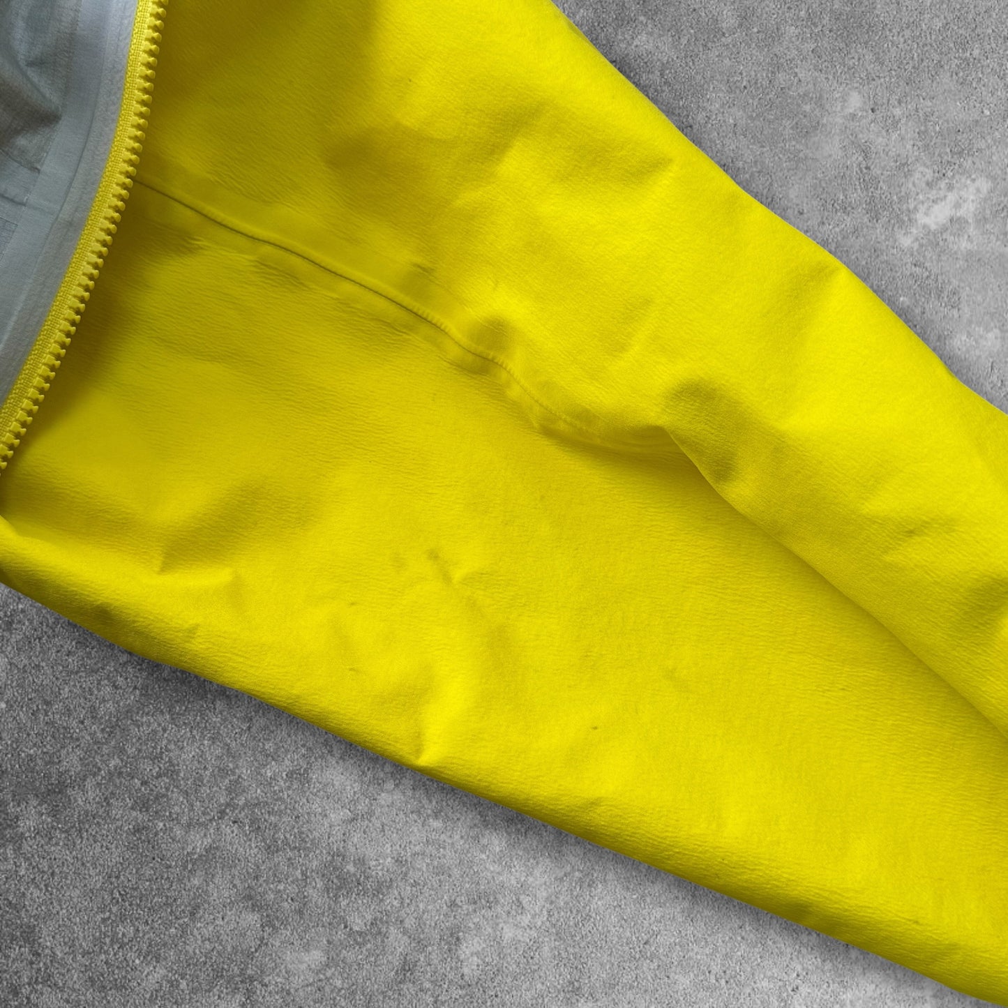 Arc'teryx Beta LT Gore-Tex Pro Women's Large Yellow RRP £550