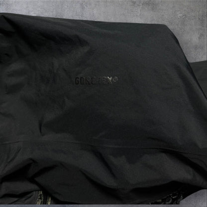 Arc’teryx Fission Insulated Goretex Jacket Mens Medium Black RRP £750