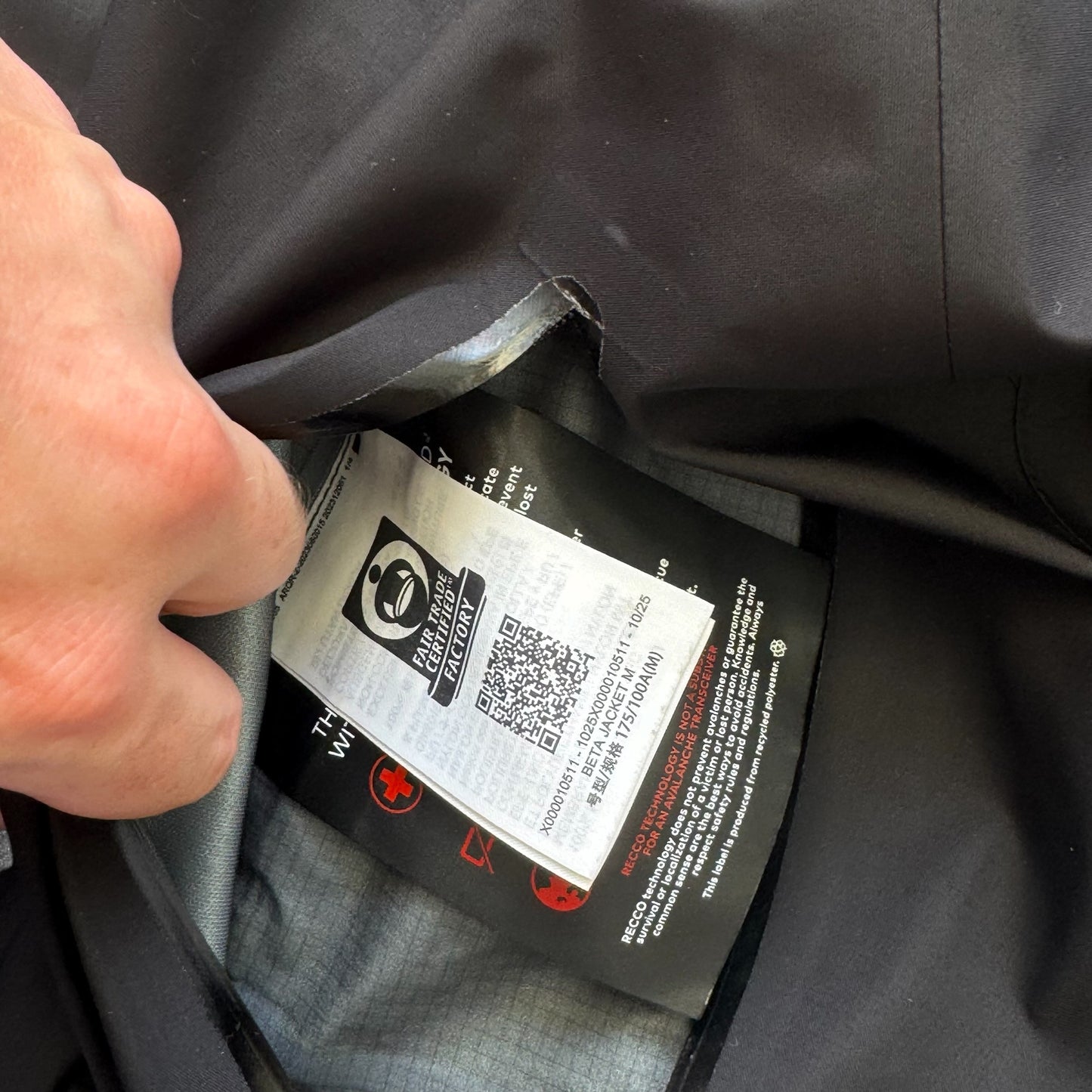 Arc'teryx Beta Gore-Tex Black Jacket Size Medium 2025 RRP £550