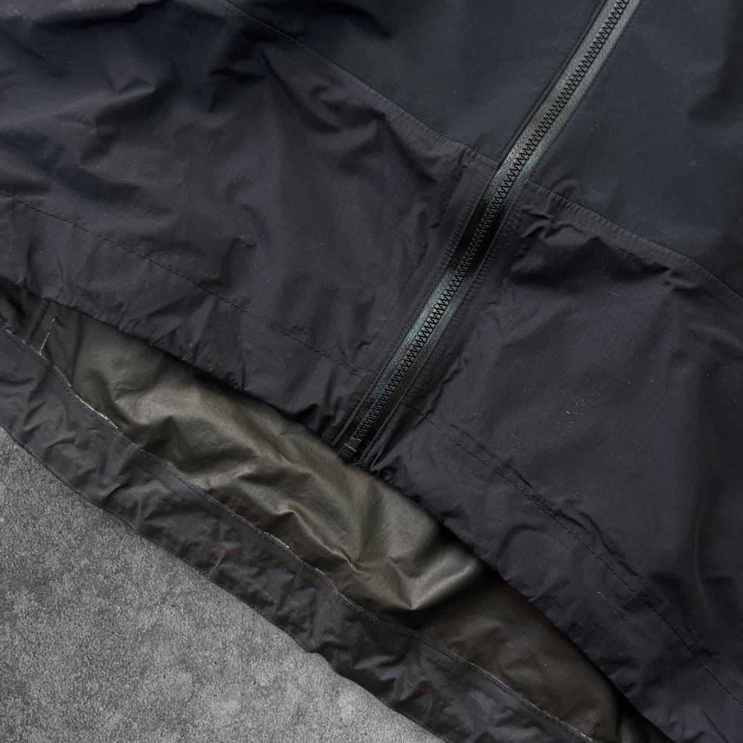 Arc'teryx Beta SL Hybrid Men's Large Black Gore-Tex RRP £450