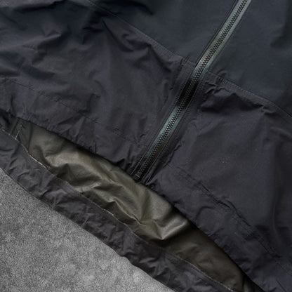 Arc'teryx Beta SL Hybrid Men's Large Black Gore-Tex RRP £450