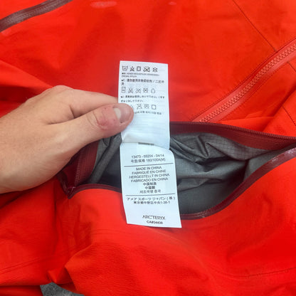 Arc'teryx Beta LT Gore-Tex Jacket Men's Medium Orange RRP £550