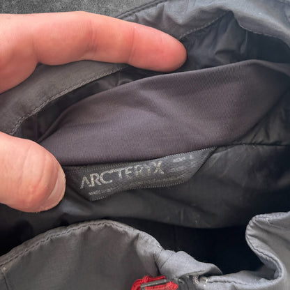 Arc atom ar jacket few minor Knicks and marks but could do with a wash  men’s large neck tag faded but can still see large