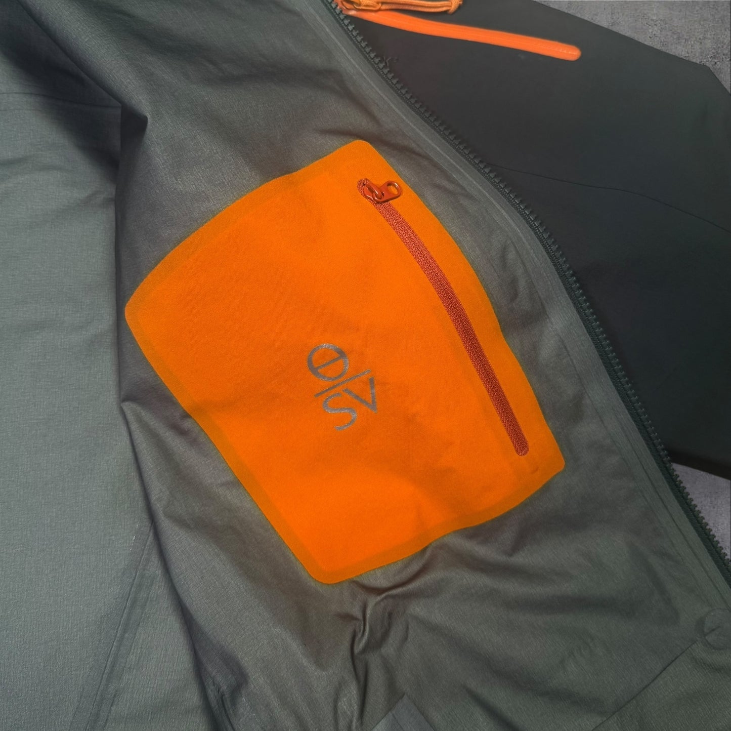 Arcteryx Theta SV Jacket Mens Goretex Pro Large RRP £650