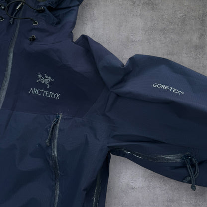 Vintage Arc’teryx Beta AR Goretex Jacket Dark Navy Large RRP £550