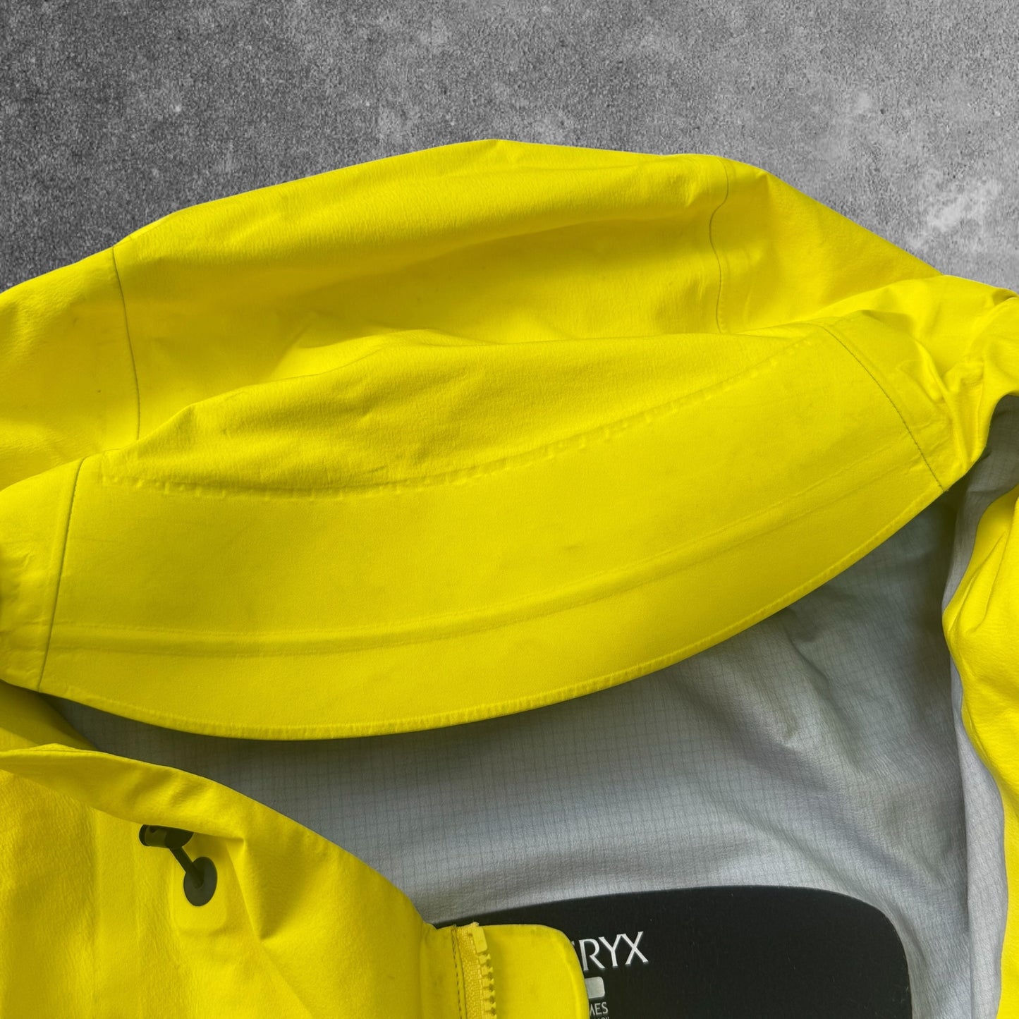 Arc'teryx Beta LT Gore-Tex Pro Women's Large Yellow RRP £550