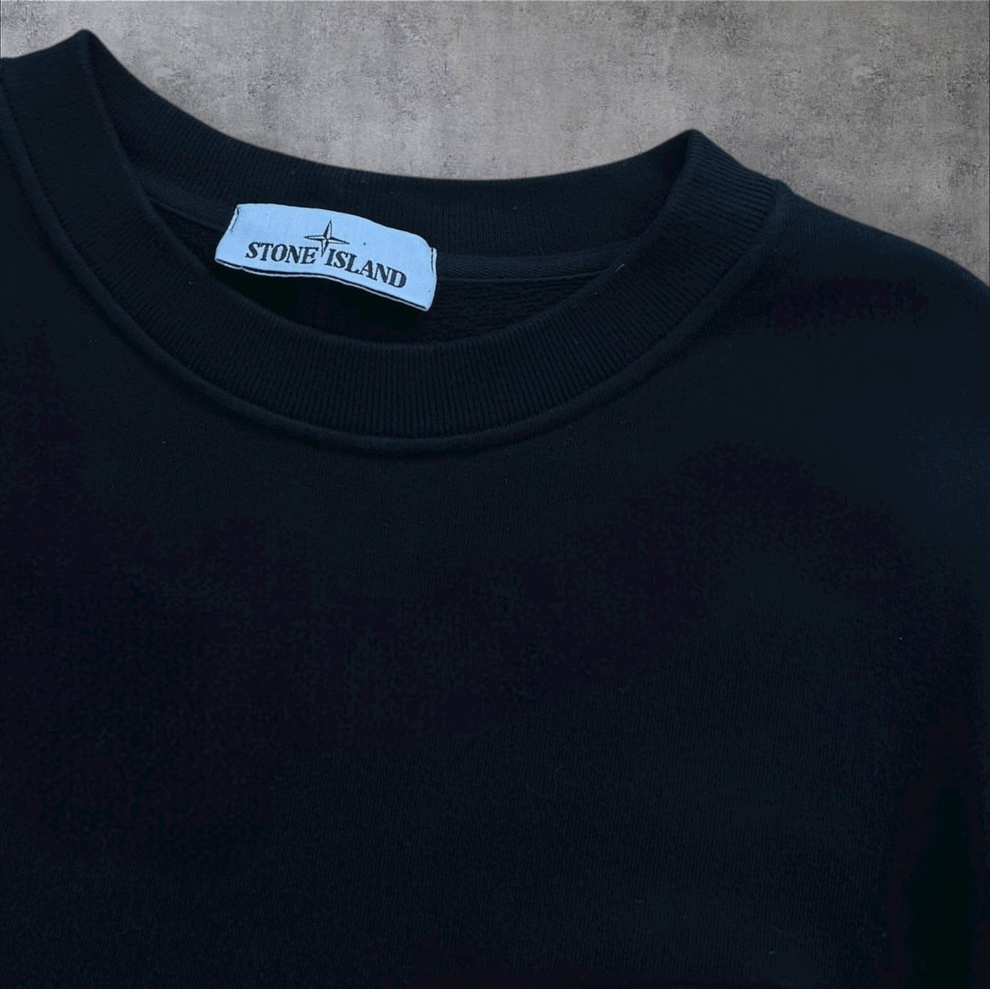 Stone Island Black Sweater with Front Pocket – Large RRP £325+