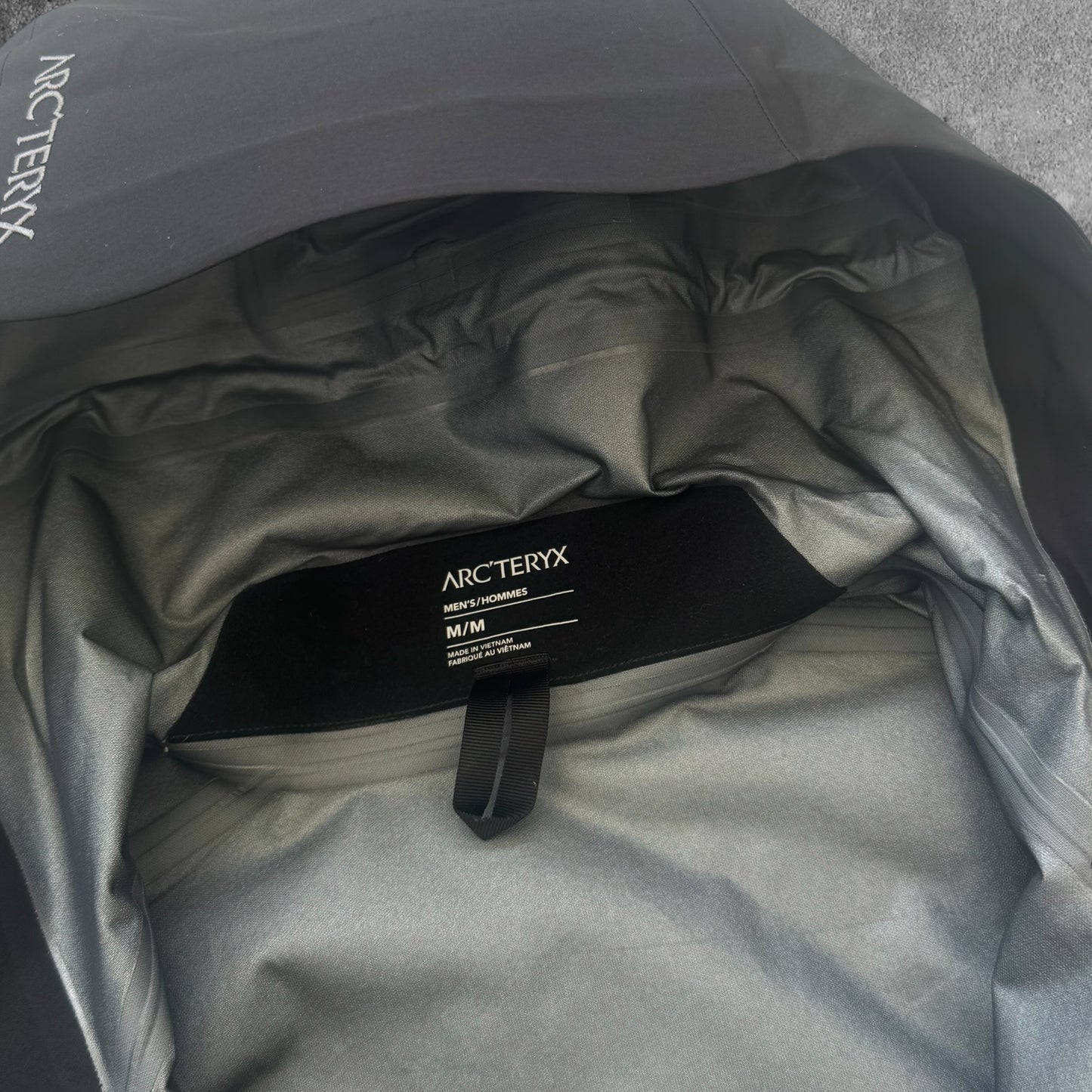 Arc'teryx Beta Gore-Tex Black Jacket Men's Medium 2024 RRP £550