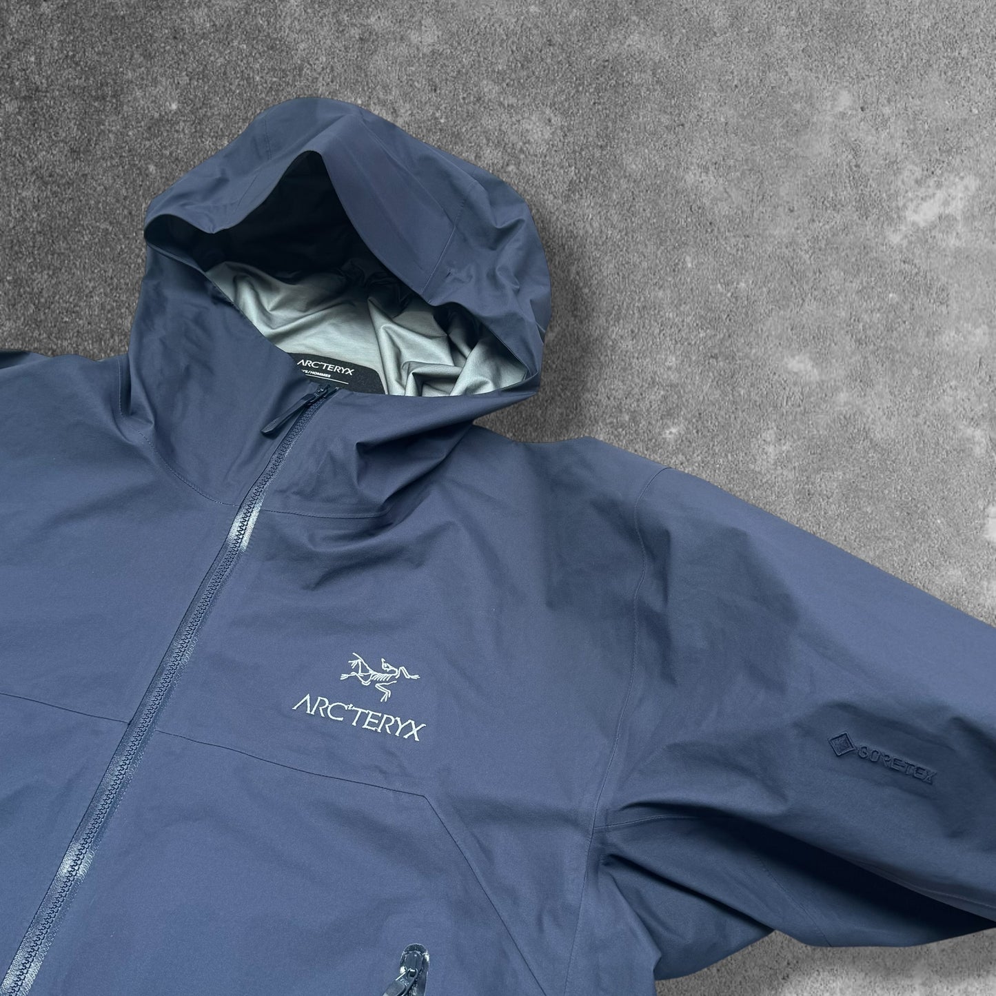 Arc'teryx Beta Gore-Tex Jacket Large Navy RRP £350