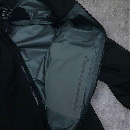 Arcteryx Beta SL Jacket Men’s Large 2024 Model Black RRP £450