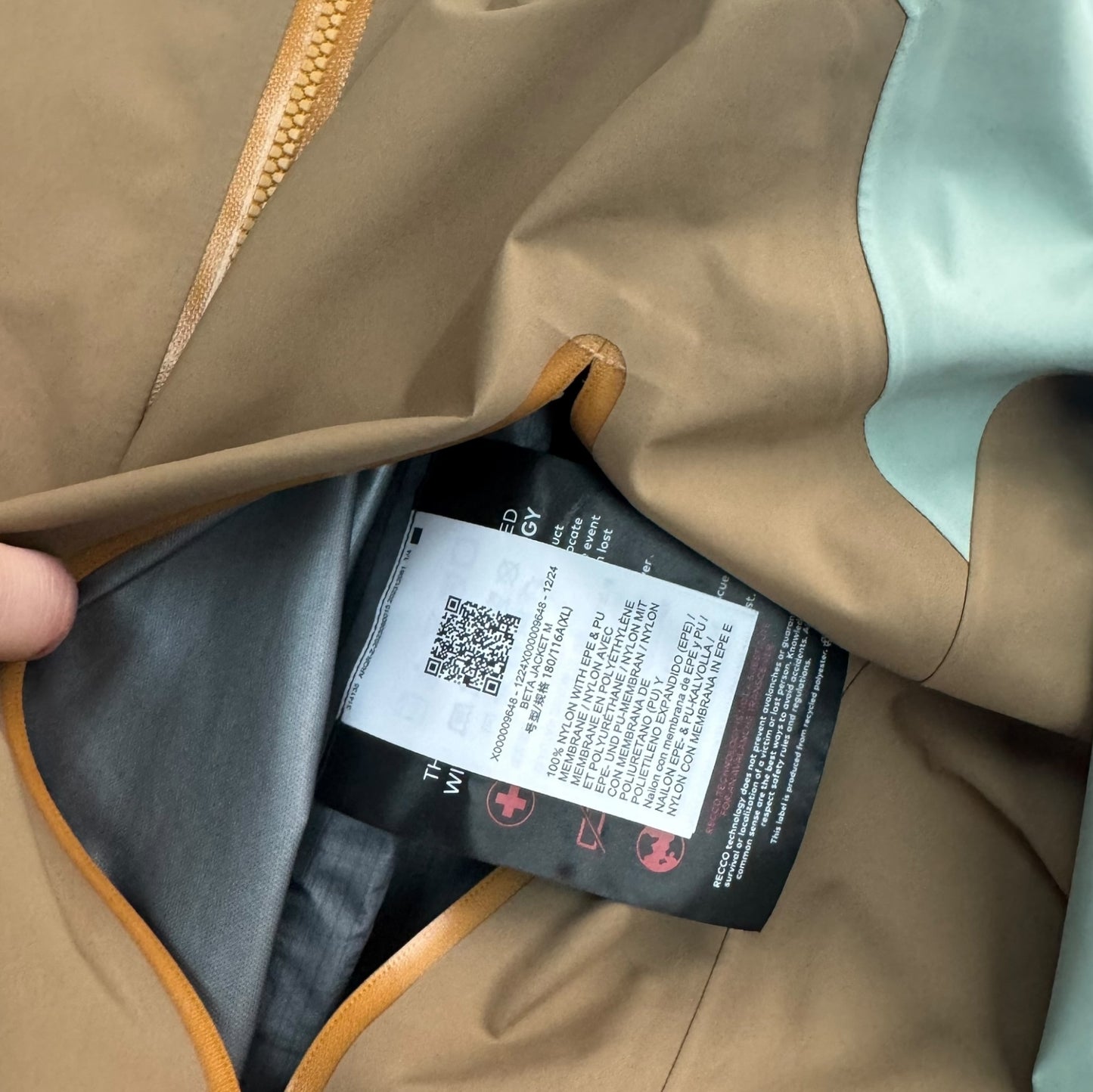 Arcteryx Beta Goretex Jacket Trail Magic Colourway Size XL RRP £400