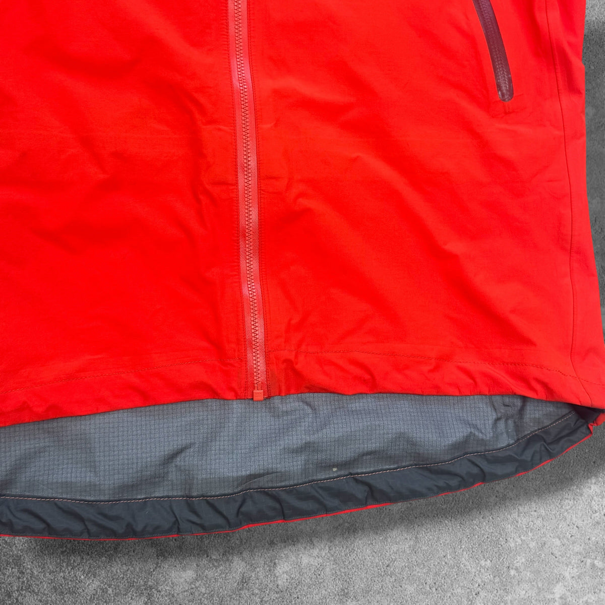 Arc'teryx Beta LT Gore-Tex Jacket Men's Medium Orange RRP £550