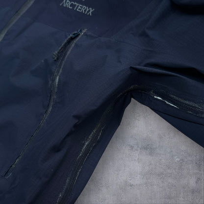 Vintage Arc’teryx Beta AR Goretex Jacket Dark Navy Large RRP £550