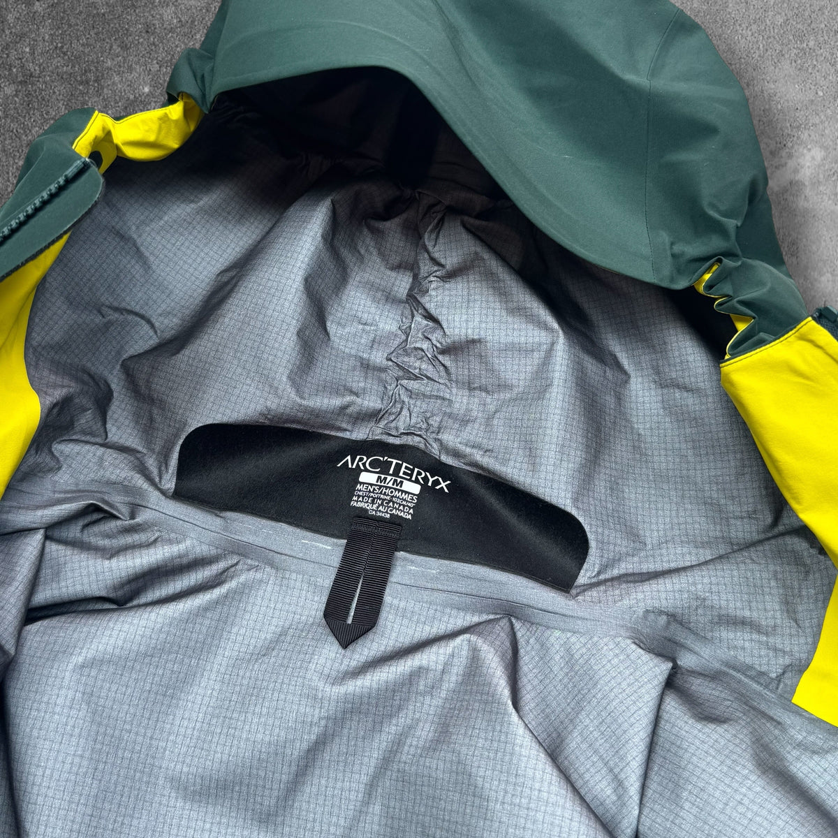Arc'teryx Alpha SV Gore-Tex Pro Jacket Medium Green RRP £800