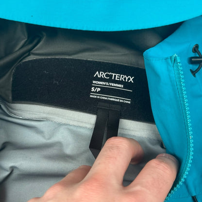 Arc’teryx Beta SL Jacket Women’s Small – Blue RRP £320+