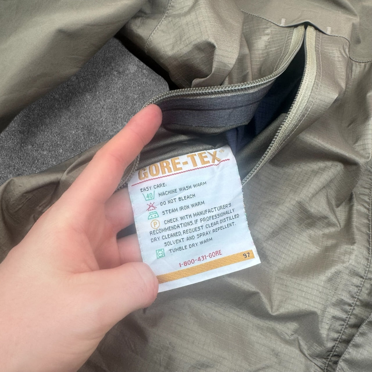 Arc'teryx Vintage Theta SV Gore-Tex Jacket Large RRP £700