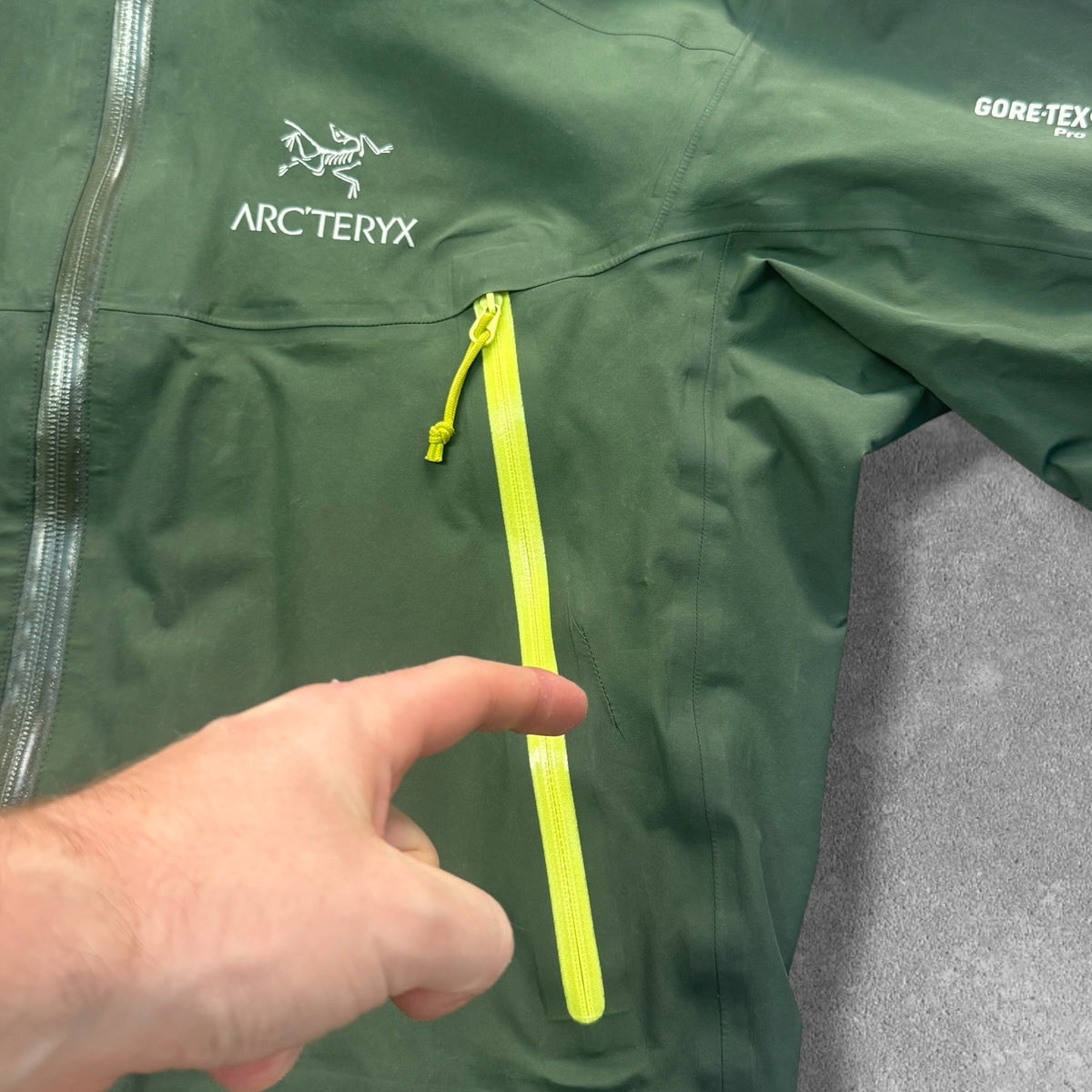 Arc'teryx Beta LT Large Dark Green Khaki Reflective RRP £550