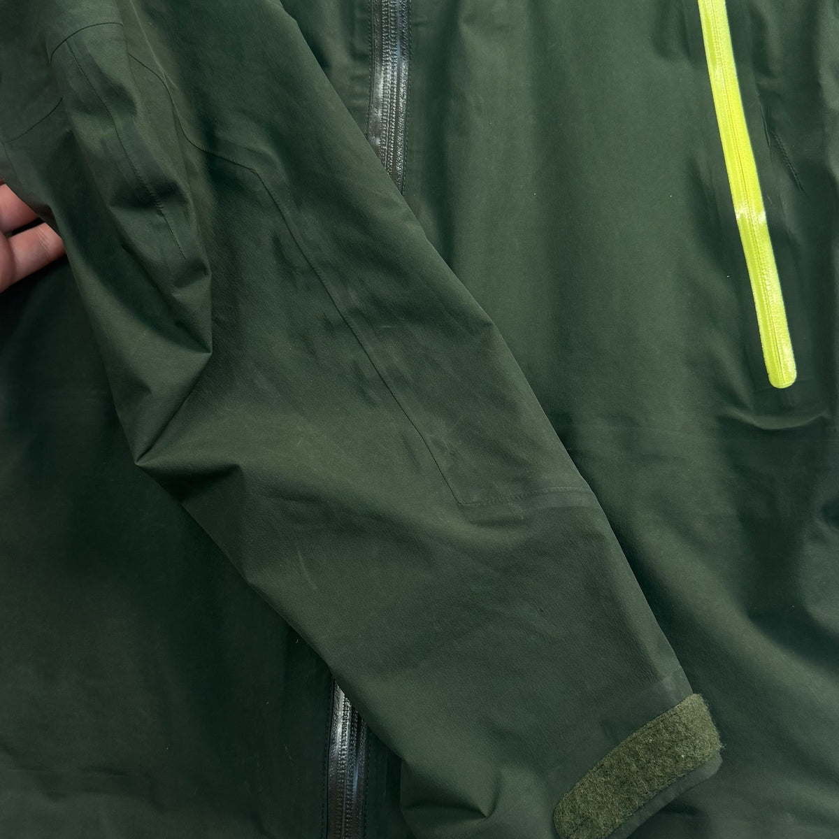 Arc'teryx Beta LT Large Dark Green Khaki Reflective RRP £550