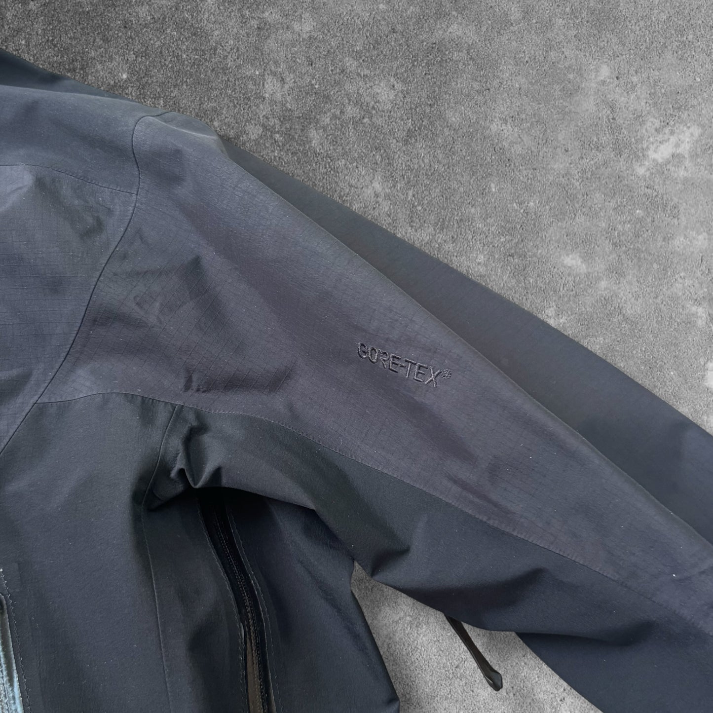 Arc'teryx Beta SL Hybrid Men's Large Black Gore-Tex RRP £450