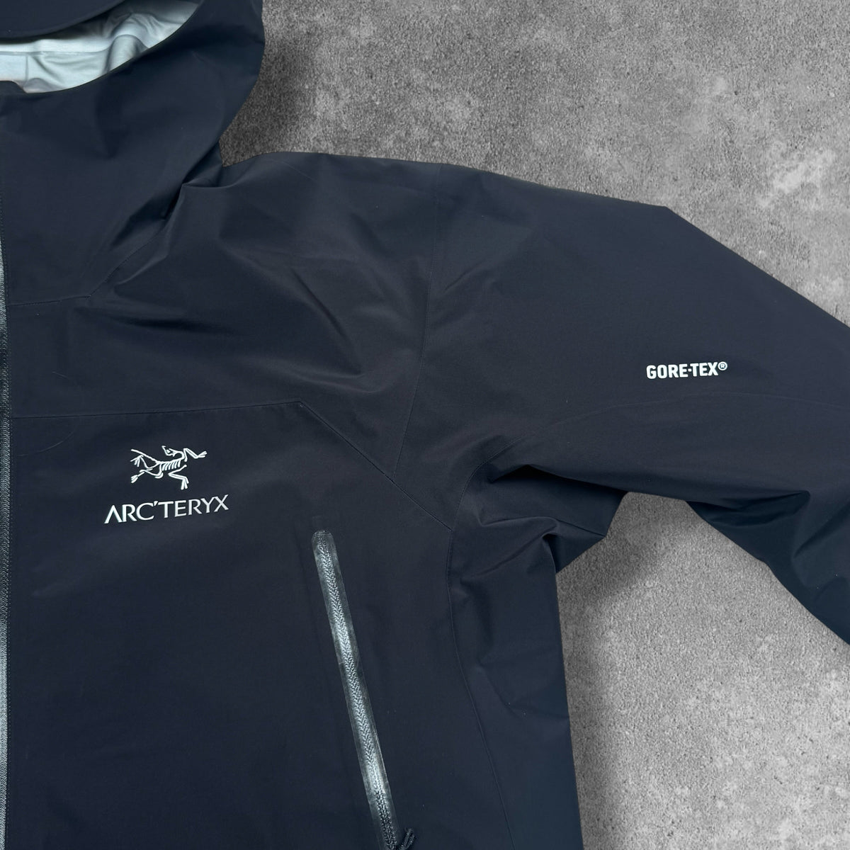 Arc'teryx Zeta LT Gore-Tex Large Dark Charcoal Grey RRP £400