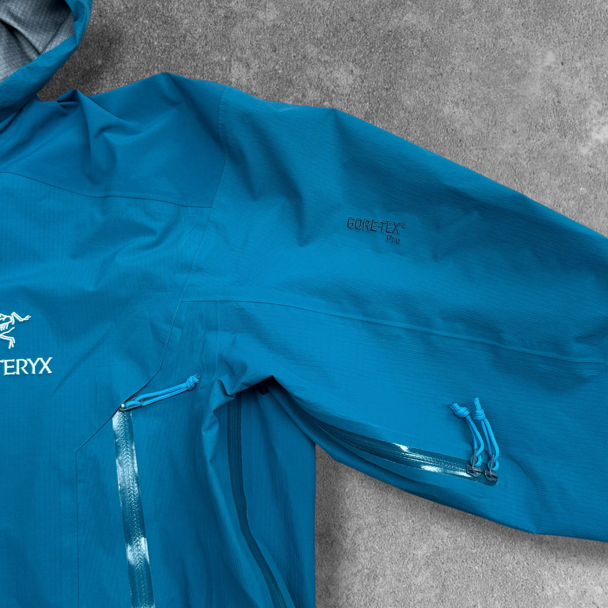 Arc'teryx Beta AR Large Blue Gore-Tex Pro RRP £650