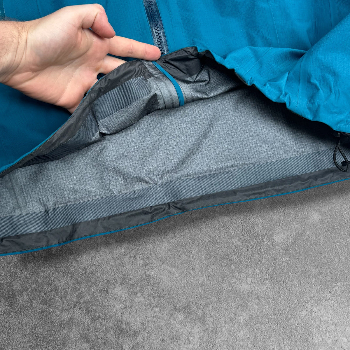 Arc'teryx Beta AR Large Blue Gore-Tex Pro RRP £650