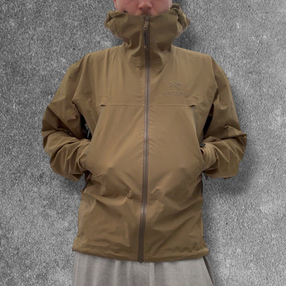 Arc'teryx LEAF Alpha LT Gen 2 Jacket Crocodile Medium Gore-Tex Pro