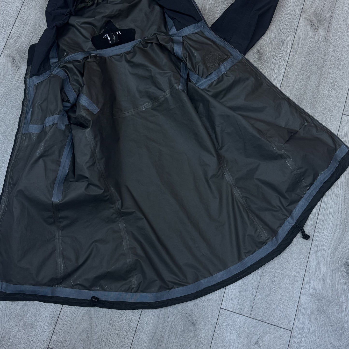 Arc'teryx Gore-Tex Jacket Large Black RRP £250