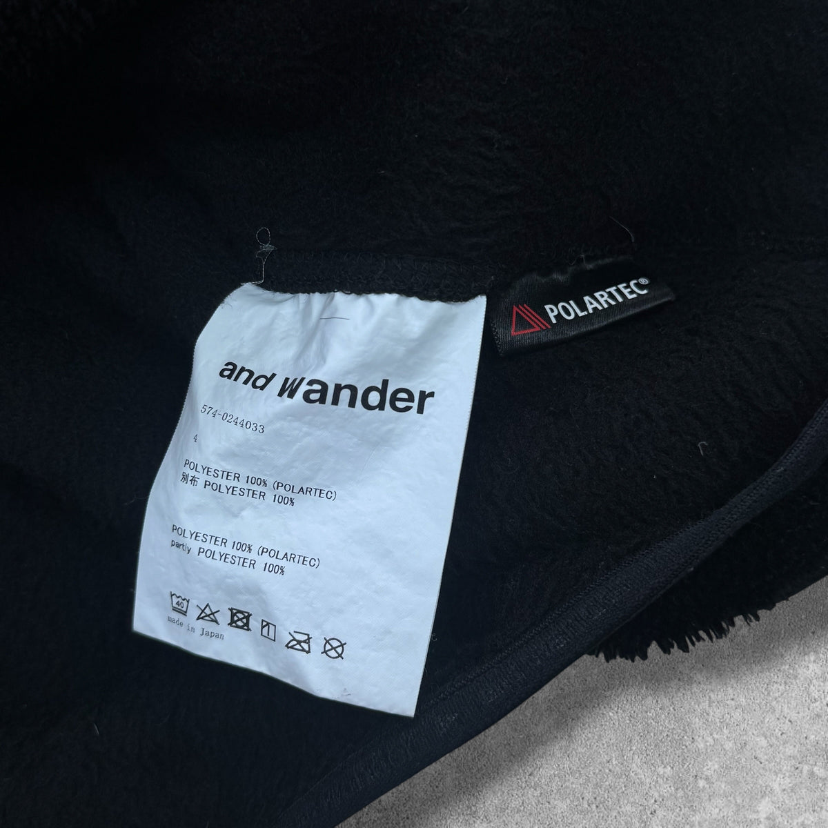 and wander Polartec Teddy Fleece Jumper Size 4 (Large) Black RRP £250