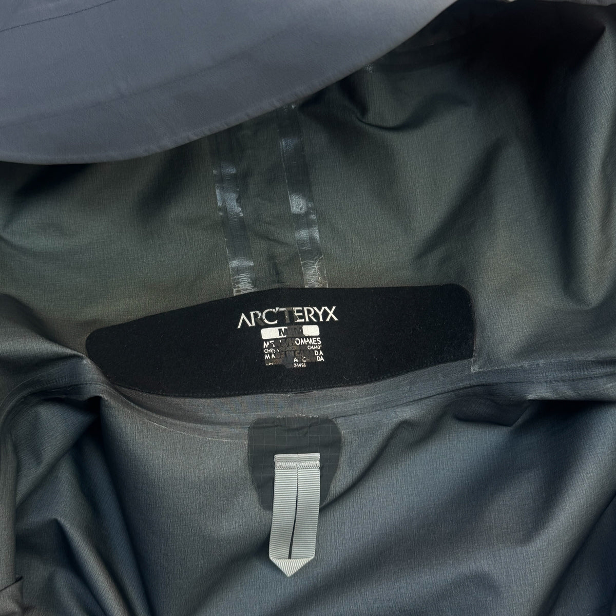Vintage Arc'teryx Alpha SV Gore-Tex Pro Shell Jacket Men's Medium