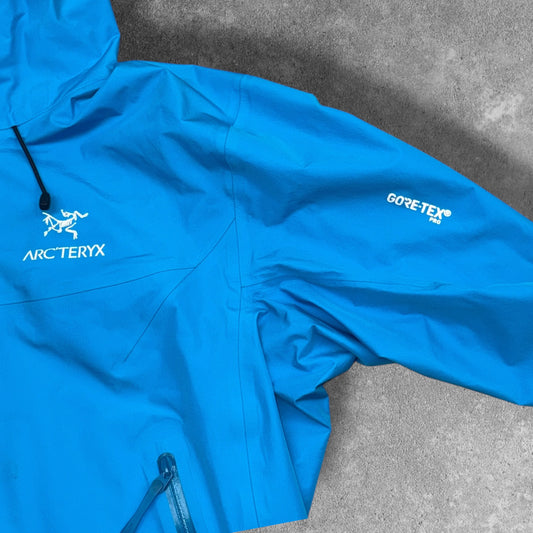 Arc'teryx Beta LT Jacket Women's Large Blue Gore-Tex Pro (Fits Men's Medium)