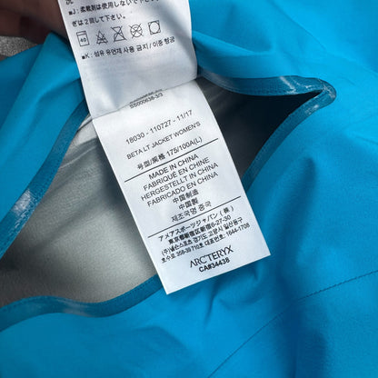 Arc'teryx Beta LT Jacket Women's Large Blue Gore-Tex Pro (Fits Men's Medium)