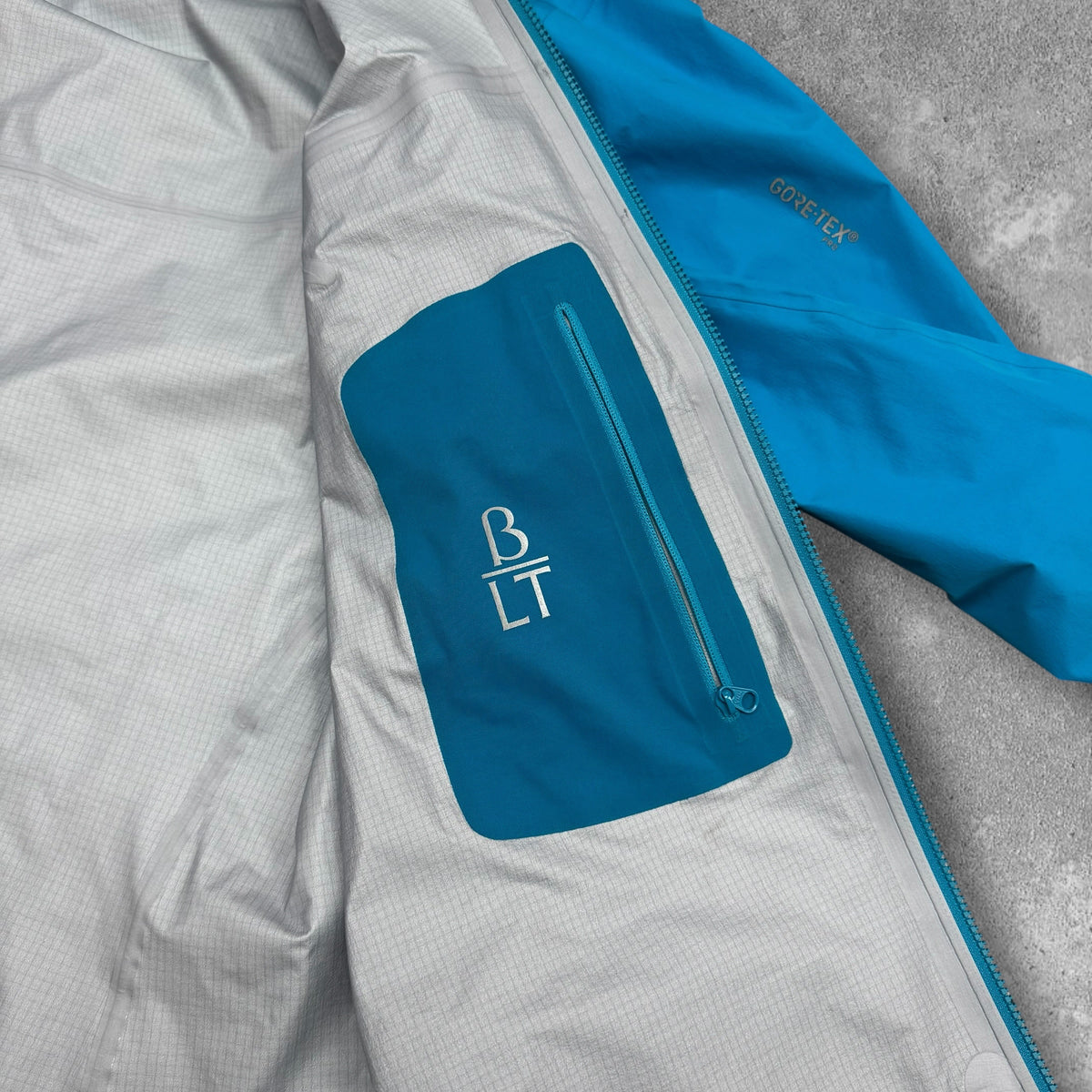 Arc'teryx Beta LT Jacket Women's Large Blue Gore-Tex Pro (Fits Men's Medium)