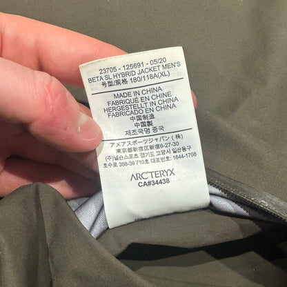 Arc'teryx Beta SL Hybrid Jacket care label