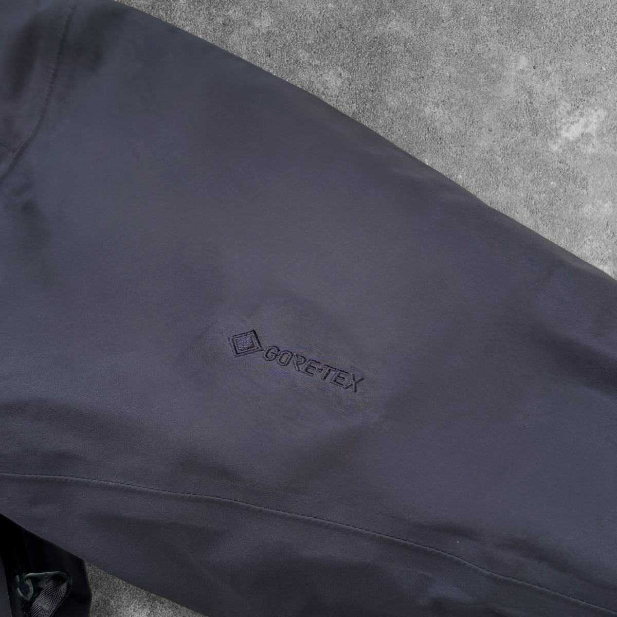 Arc'teryx Beta LT Jacket 2023 Black Sapphire Men's Large Gore-Tex RRP £550
