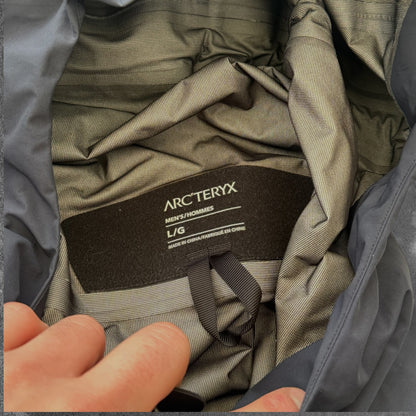 Arc'teryx Beta LT Jacket 2023 Black Sapphire Men's Large Gore-Tex RRP £550