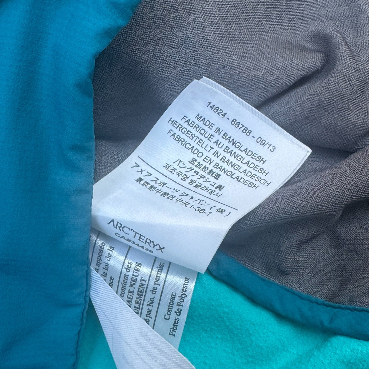 Arc'teryx Insulated Jacket Blue care label